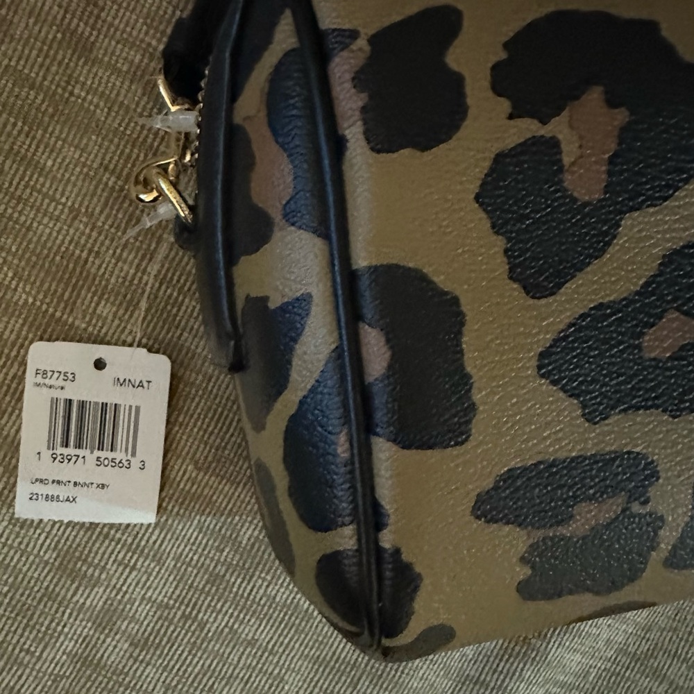 NWT! Coach leopard reversible city tote with matching leopard Crossbody handbag. - Picture 8 of 10